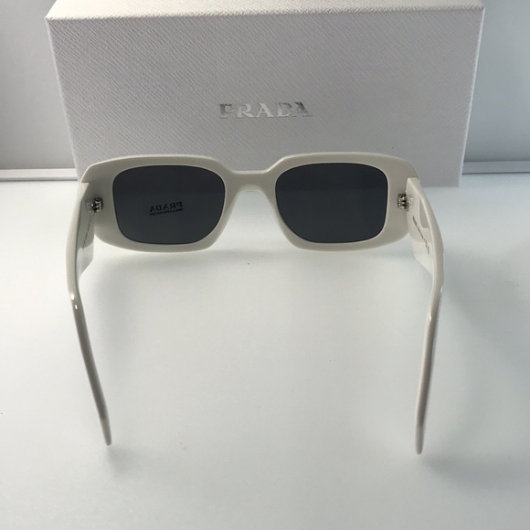 Authentic- 💯- New  - Prada Runway sunglasses SPR 17W Prada - Picture 5 of 16
